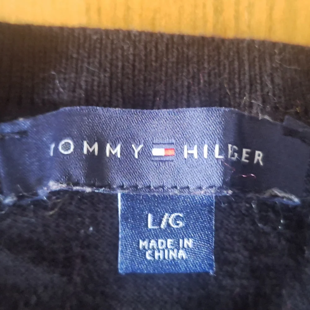 Tommy Hilfiger Women Small Black White Heart Sweater Bell Sleeve Love Valentines - Picture 4 of 7
